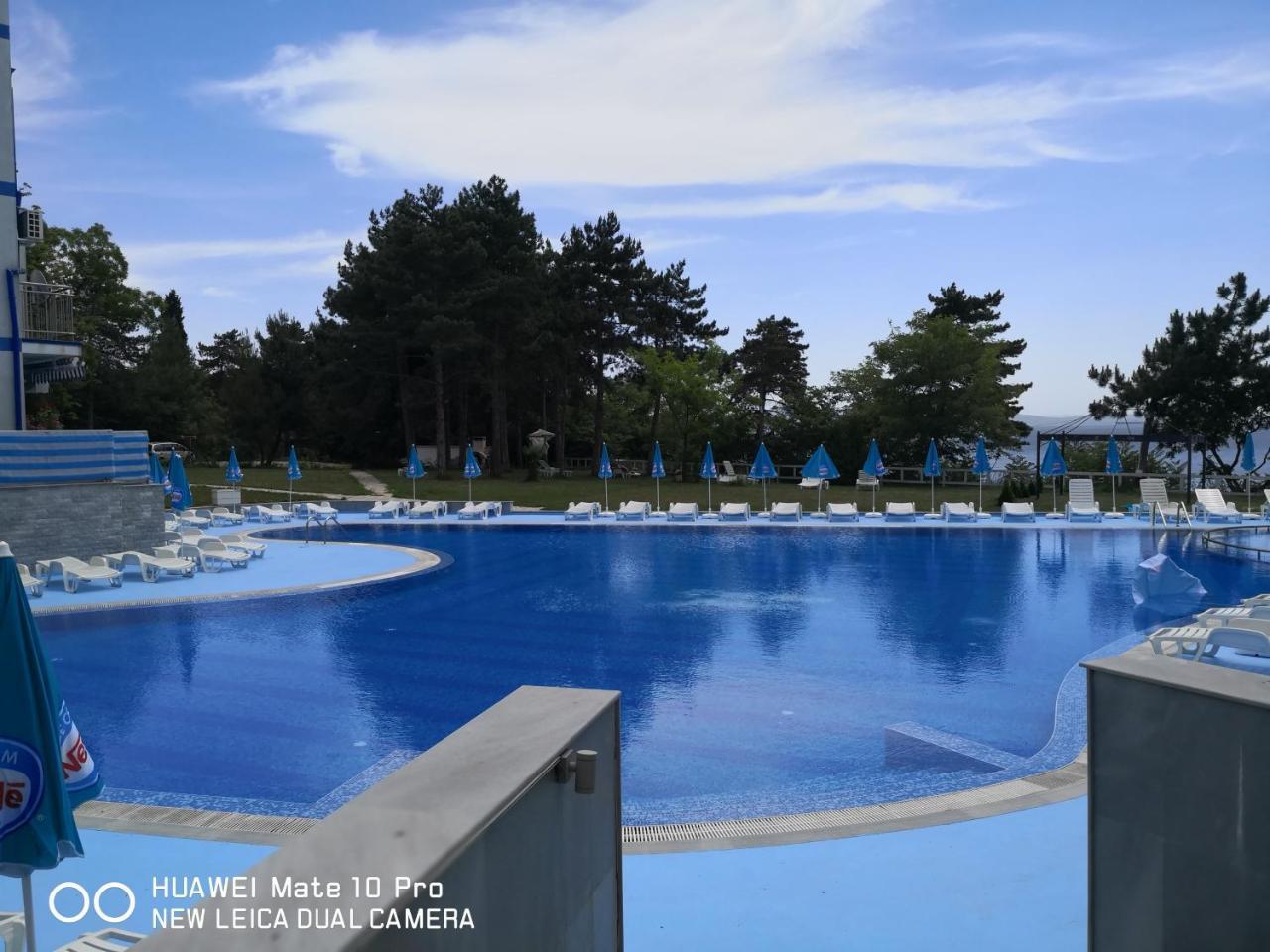Blue Bay Palace Apart Complex Поморие Экстерьер фото