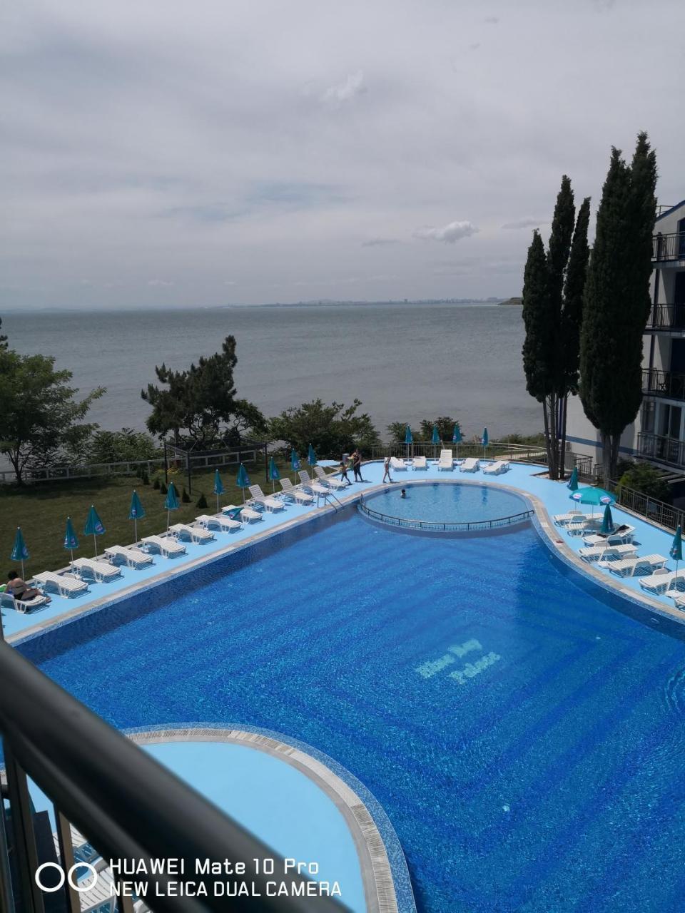 Blue Bay Palace Apart Complex Поморие Экстерьер фото